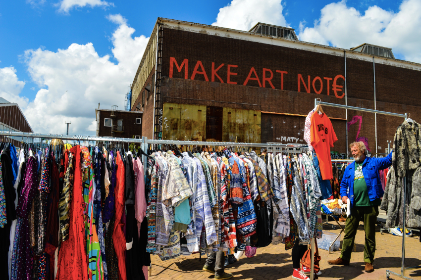 Make art not money! Second hand gloves, second skin leather – Ines Gloves