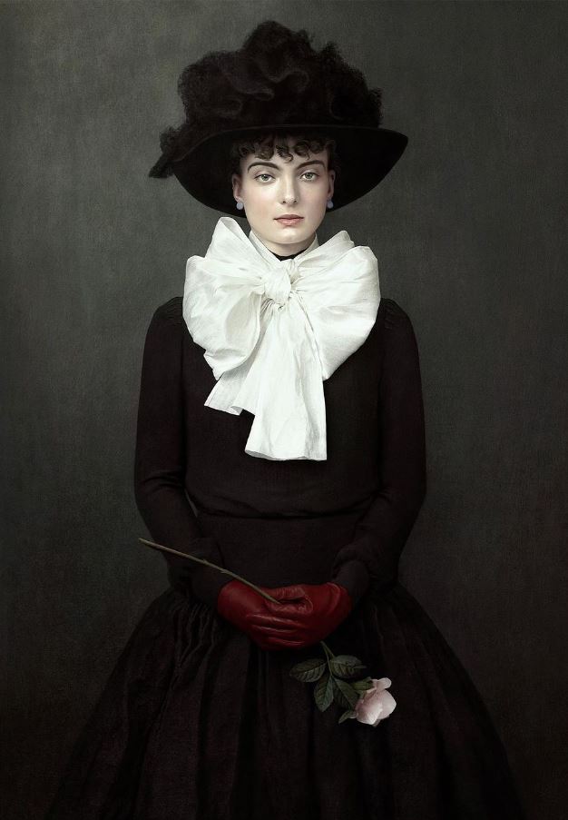 There's something about leather gloves