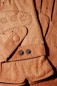Details of closure of Cork Unlined Peccary Motorcycle Driving Gloves for Gentlemen by Ines